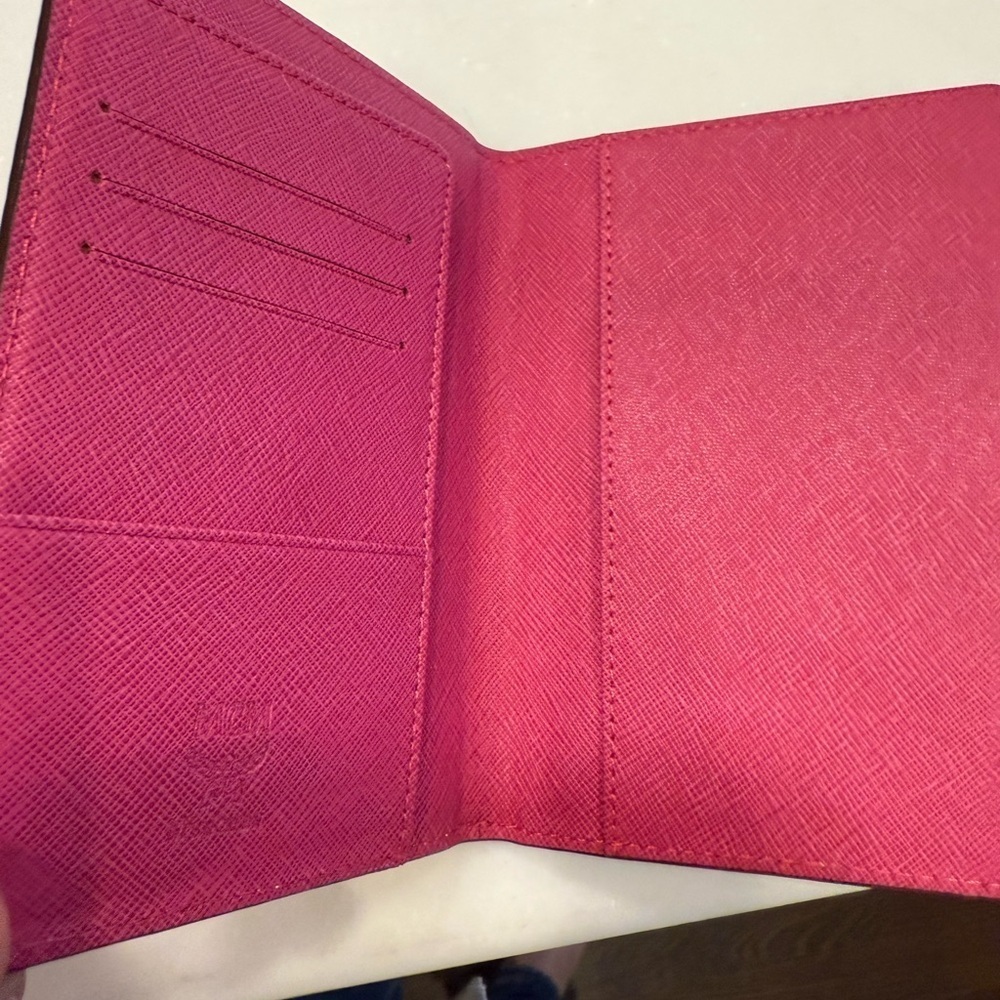 MCM Passport Holder NEW With Box Dust Bog & Original Docs Tan Bunny Logo - Picture 7 of 14